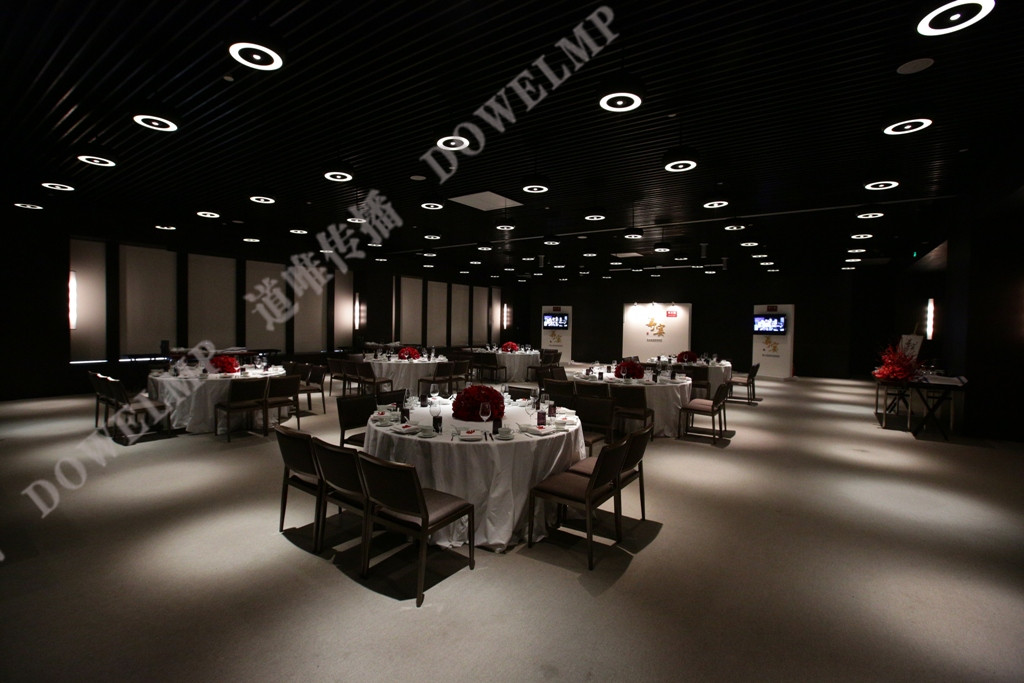 1-160P6122R9.jpg